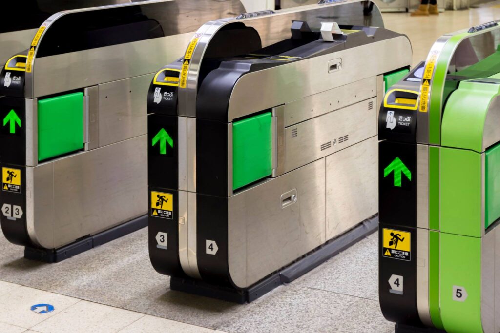 trains in japan ticekt gates