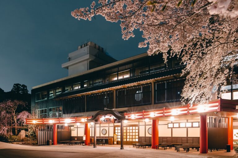 Best Onsen Near Kyoto and Osaka: 7 Hot Spring Escapes